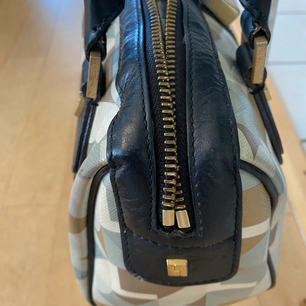 L.A.M.B Gwen Stefani Satchel Small Bag Leather,PVC,Geometric, Gold Hardware - Picture 6 of 16